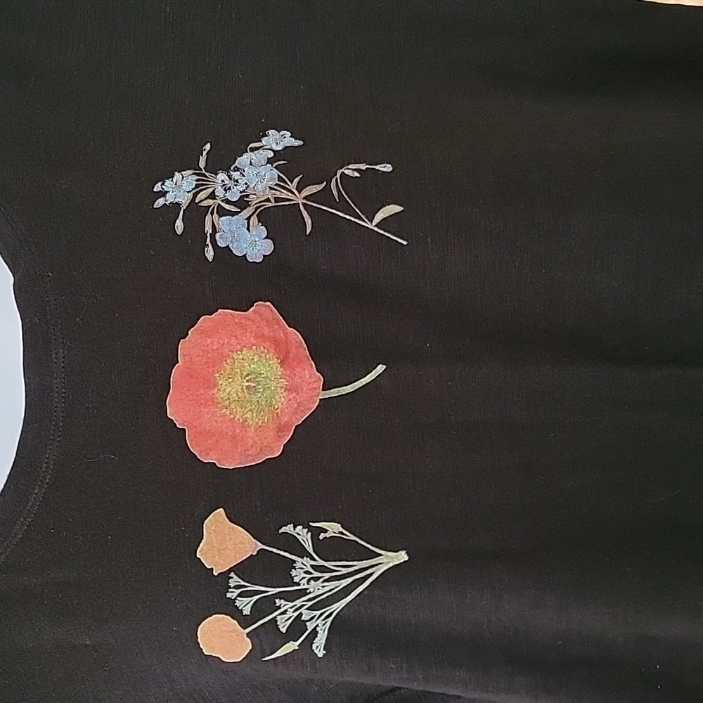 TORRID Short Sleeve Floral Design Tee Shirt Black Orange Blue size 2X 18-20 NWT - Picture 2 of 11